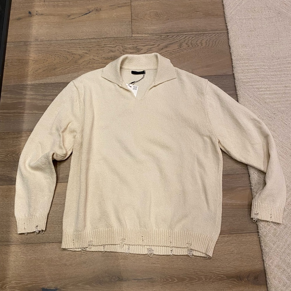 BRAND NEW W/TAGS Zara Knit Sweater W/ Distressed Effect. Size is Small - Medium